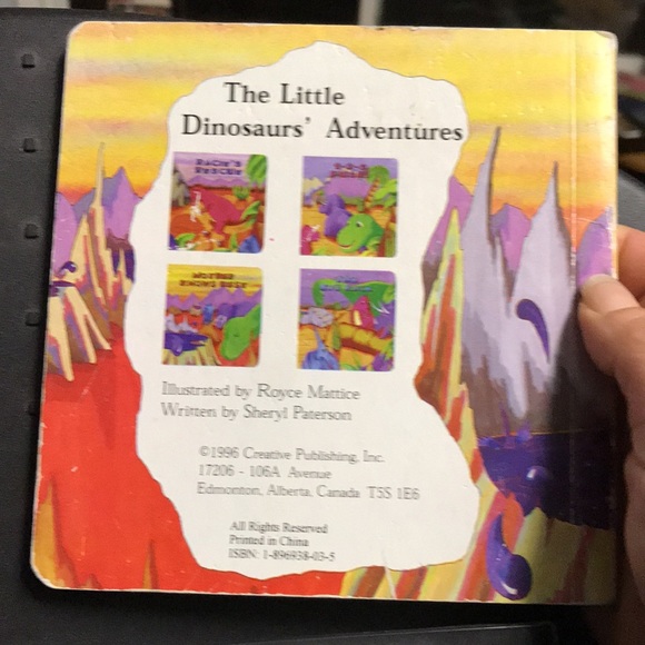 “Mother knows best” dinosaur adventure board book - Picture 3 of 11